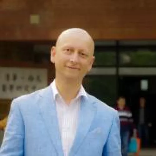 Photo of Dr. Babak Javid